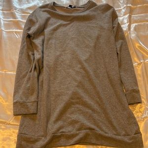 Long grey crew neck pull over sweater